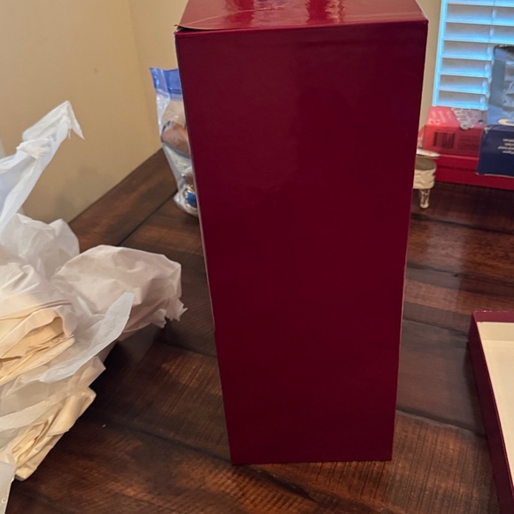 Authentic Gucci Large Glossy Red Gift Box Packaging With Cards Luxury Storage - Picture 8 of 16